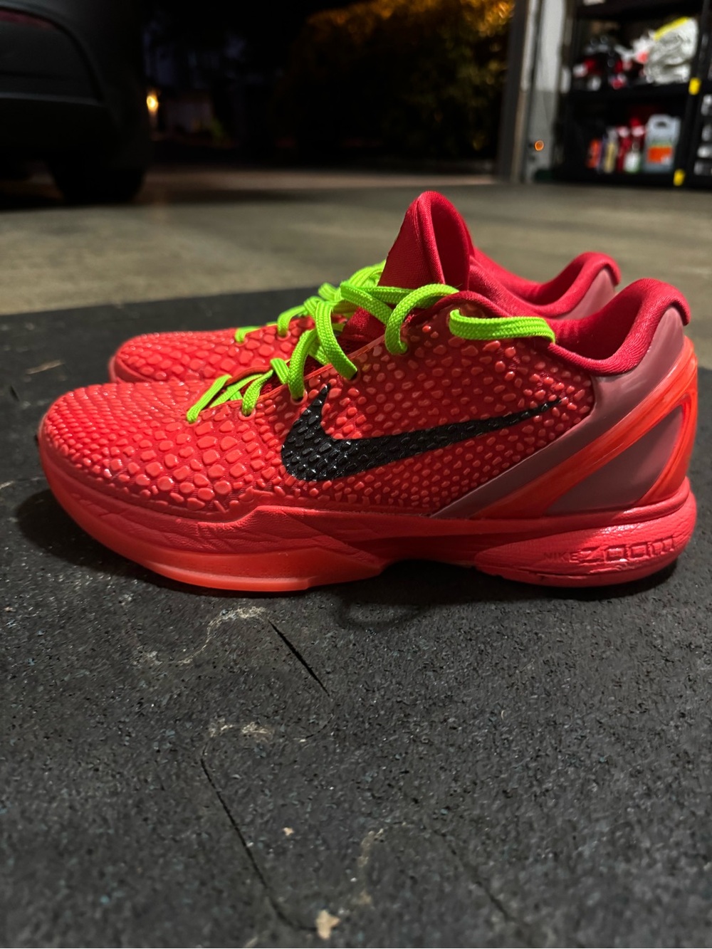 Kobe 6 Reverse Grinch Size 9.5 - Picture 2 of 5